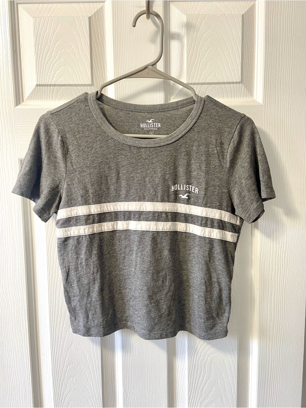 Hollister Charcoal Cropped Tee with White Stripes and Branded Logo S
